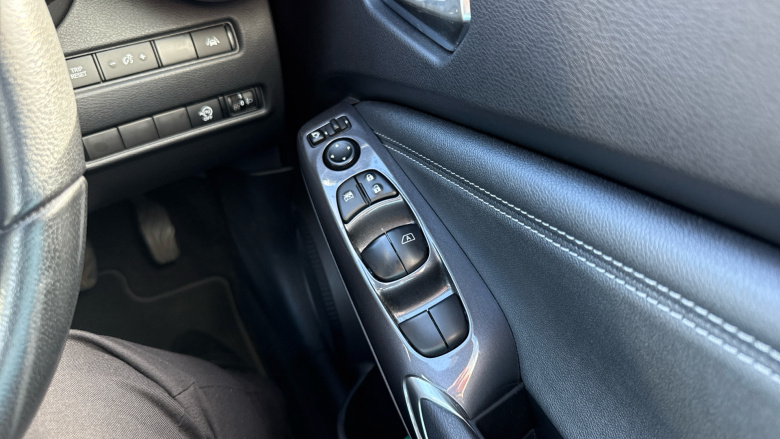 Nissan Juke 1.0 DiG-T 114 N-Connecta 5dr Petrol Hatchback